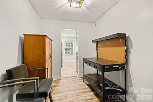 4605 Hedgemore Dr, Charlotte, NC 28209 - Photo 10