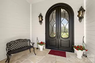 12047 Cove Ct, Charlotte, NC 28278 - Photo 4