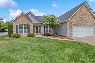 2 Thornwood Ct, Arden, NC 28704 - Photo 2