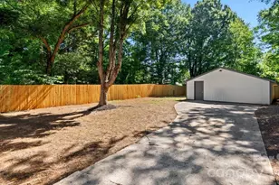 1215 Wilson W Lee Blvd, Statesville, NC 28677 - Photo 18