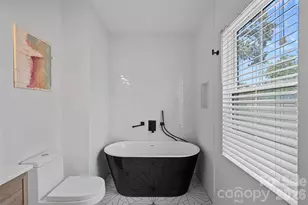 1642 Longfellow St, Charlotte, NC 28205 - Photo 24