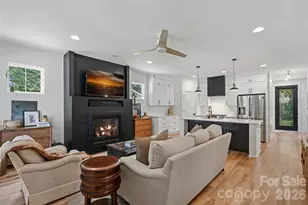 1642 Longfellow St, Charlotte, NC 28205 - Photo 4