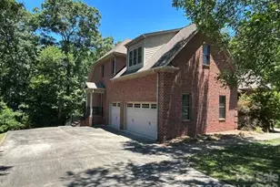 138 Churchill Dr, Salisbury, NC 28144 - Photo 2