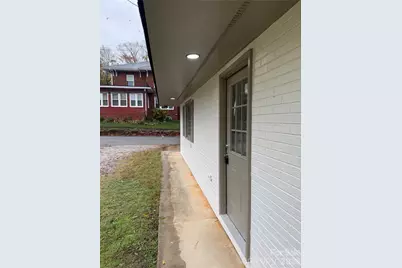 1295 N Main Avenue, Newton, NC 28658 - Photo 2