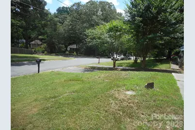 7556 Thorncliff Drive, Charlotte, NC 28210 - Photo 22