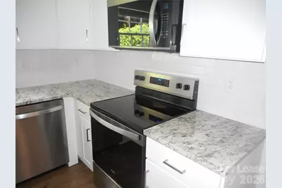 7556 Thorncliff Drive, Charlotte, NC 28210 - Photo 6