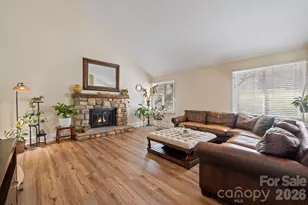 350 21st Ave Dr NW, Hickory, NC 28601 - Photo 2