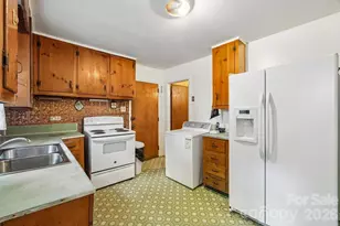 1936 St Paul St, Charlotte, NC 28216 - Photo 8