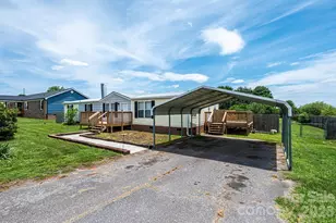 2385 Arrowwood Dr, Hickory, NC 28601 - Photo 4
