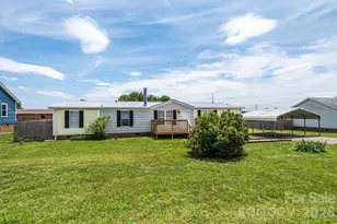 2385 Arrowwood Dr, Hickory, NC 28601 - Photo 2