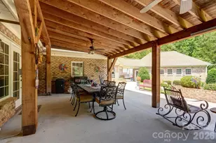8106 Breezy Hill Dr, Browns Summit, NC 27214 - Photo 36