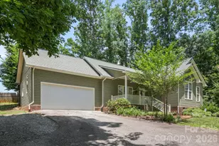 182 Hutchins Dr, Rutherfordton, NC 28139 - Photo 1