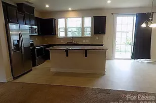 5633 Garrow Glen Rd, Charlotte, NC 28278 - Photo 8