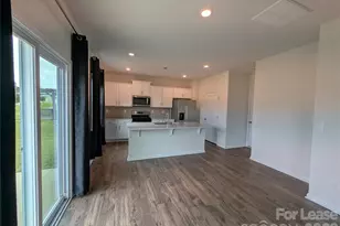 121 Sycamore Spgs Dr, Statesville, NC 28677 - Photo 2