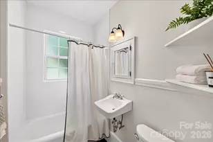 524 Hawthorne Ln, Charlotte, NC 28204 - Photo 16