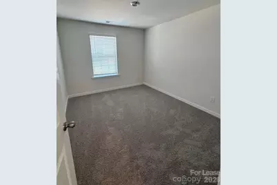 2102 10th Street SE, Hickory, NC 28602 - Photo 8