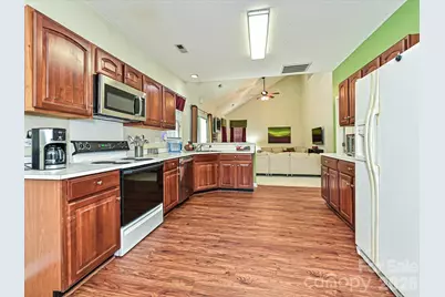 6719 Reedy Creek Road, Charlotte, NC 28215 - Photo 8