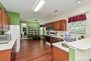 6719 Reedy Creek Rd, Charlotte, NC 28215 - Photo 14
