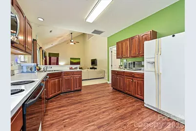 6719 Reedy Creek Road, Charlotte, NC 28215 - Photo 10
