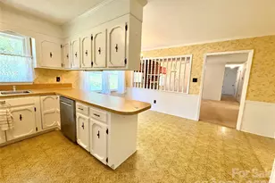 1106 Laurel Woods Dr, Gastonia, NC 28052 - Photo 8