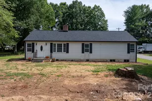 227 W 27th St, Newton, NC 28658 - Photo 2