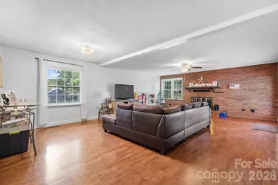227 W 27th Street, Newton, NC 28658 - Photo 4