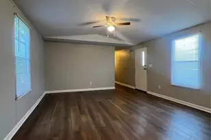 504 Oak Run Ct, Bessemer City, NC 28016 - Photo 2