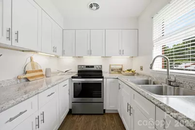 4500 Woodlark Lane, Charlotte, NC 28211 - Photo 6