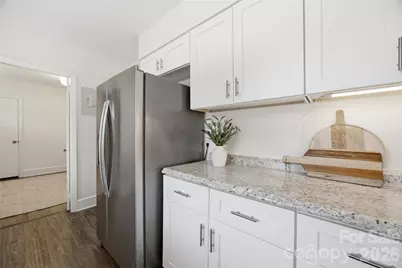 4500 Woodlark Lane, Charlotte, NC 28211 - Photo 8