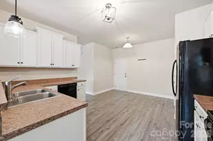7820 Rockland Dr, Charlotte, NC 28213 - Photo 6