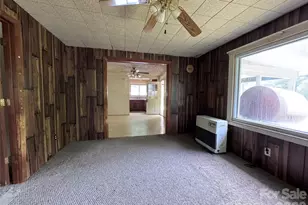 402 Sharon Rd, Fairview, NC 28730 - Photo 14
