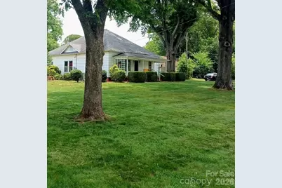 2103 N Thomas Avenue, Newton, NC 28658 - Photo 2