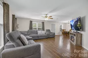 217 Lakewood Dr, Pickens, SC 29671 - Photo 8