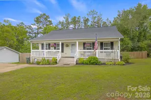 217 Lakewood Dr, Pickens, SC 29671 - Photo 2