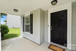 12932 Silvaire Farm Rd, Charlotte, NC 28278 - Photo 2
