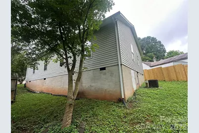 827 E 9th Street, Newton, NC 28658 - Photo 12