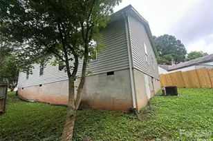 827 E 9th St, Newton, NC 28658 - Photo 12