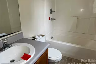 827 E 9th St, Newton, NC 28658 - Photo 6