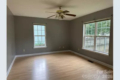 827 E 9th Street, Newton, NC 28658 - Photo 4