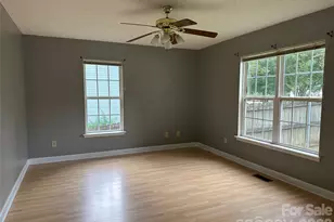 827 E 9th St, Newton, NC 28658 - Photo 4