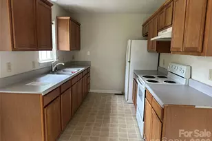 827 E 9th St, Newton, NC 28658 - Photo 2
