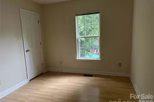 827 E 9th St, Newton, NC 28658 - Photo 10