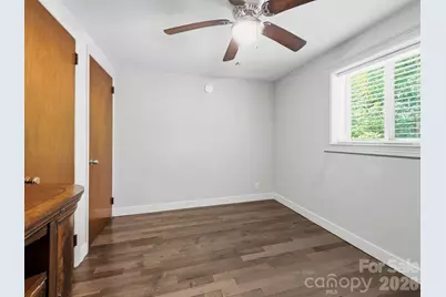425 Lyndhurst Drive, Hendersonville, NC 28791 - Photo 18