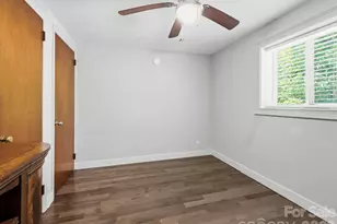 425 Lyndhurst Dr, Hendersonville, NC 28791 - Photo 18