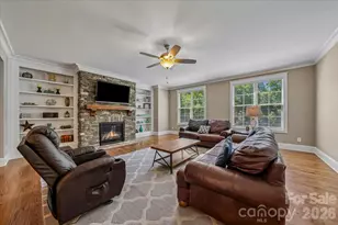 836 Elizabeth Ln, Matthews, NC 28105 - Photo 12