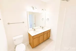4376 Yoruk Forest Ln, Charlotte, NC 28211 - Photo 20