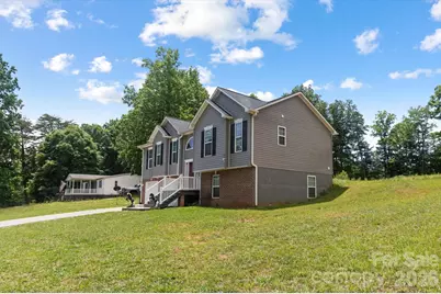 1223 Deer Park Road, Nebo, NC 28761 - Photo 2