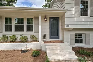 6654 Brookcrest Dr, Charlotte, NC 28210 - Photo 2