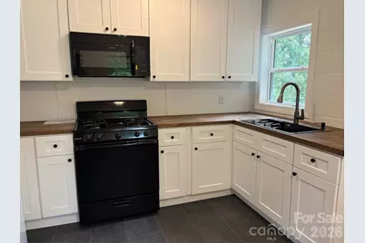 1111 S Meeting Street, Statesville, NC 28677 - Photo 6