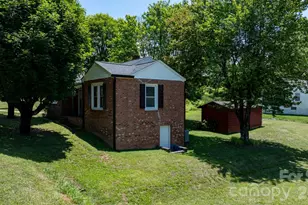 111 Cross Memorial Ave, Morganton, NC 28655 - Photo 16
